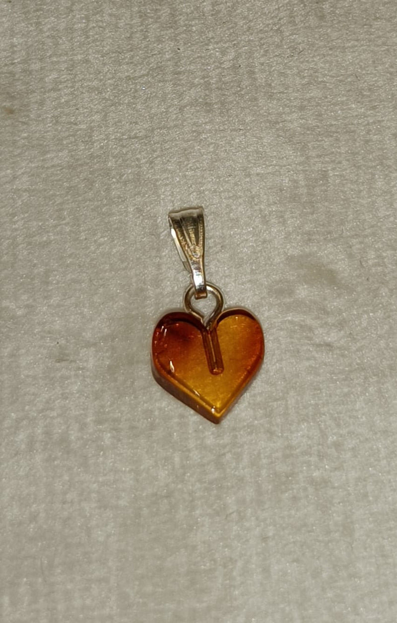 Pendentif coeur en ambre